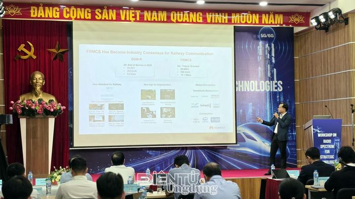 Ông Nguyễn Duy Lâm, Quản lý Sản phẩm Cấp cao của Huawei Việt Nam chia sẻ tại Hội thảo