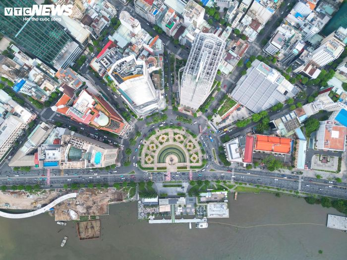 Cùng với đó, bến Bạch Đằng được cải tạo đồng bộ với công viên ven sông, bến tàu và không gian công cộng, tạo nên điểm nhấn cảnh quan giữa trung tâm thành phố.