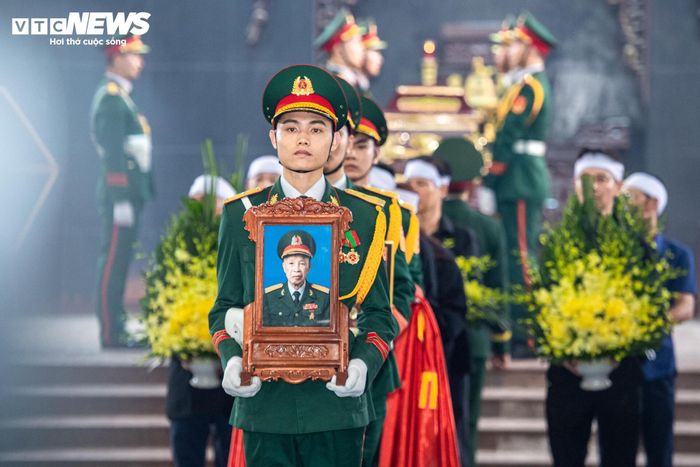 Sau năm 1954, ông tiếp tục công tác trong quân đội, được phong quân hàm Đại tá và nghỉ hưu năm 1996. Sau khi rời quân ngũ, ông tiếp tục tham gia công tác xã hội, từng là Ủy viên Trung ương Mặt trận Tổ quốc Việt Nam. Với những cống hiến to lớn, ông được Đảng, Nhà nước trao tặng nhiều phần thưởng cao quý, như Huân chương Quân công hạng nhì, Huân chương Quân công hạng ba và Huân chương Kháng chiến hạng nhất.