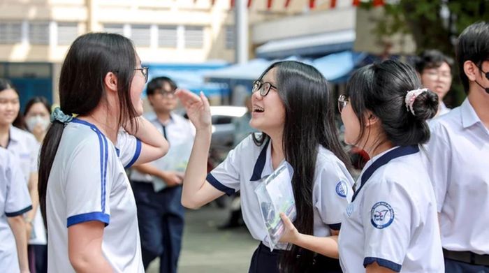 Trang báo chính thống hỗ trợ xem điểm và phân tích phổ điểm