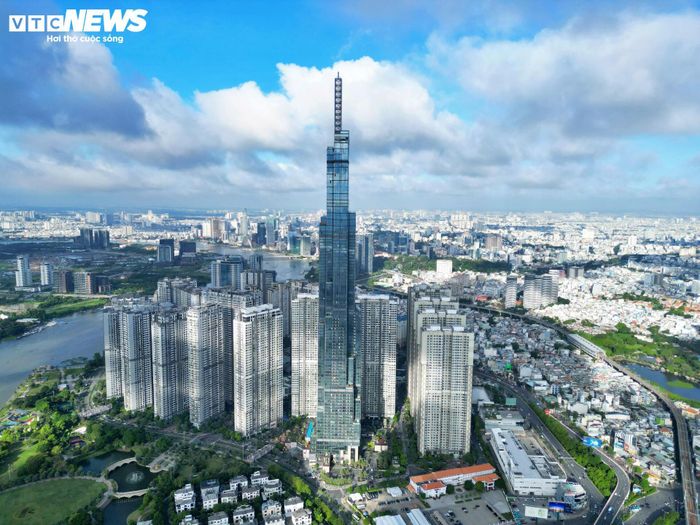 Việc đồng loạt khởi công nhiều công trình quy mô lớn trong dịp kỷ niệm 50 năm thành phố Sài Gòn - Gia Định mang tên Chủ tịch Hồ Chí Minh được kỳ vọng tạo thêm động lực phát triển mới cho Thành phố, góp phần mở rộng không gian đô thị, nâng cao năng lực kết nối vùng, phát triển hạ tầng giao thông, logistics và kinh tế biển, hướng tới mục tiêu xây dựng thành phố văn minh, hiện đại và phát triển bền vững.