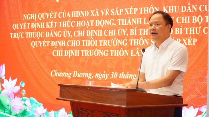 Đồng chí Vũ Văn Tuân, Bí thư Đảng ủy, Chủ tịch HĐND xã Chương Dương phát biểu chỉ đạo. Ảnh: Duy Anh