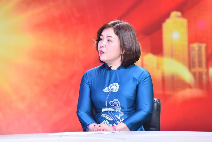Bà Lê Thị Bích Thảo, Phó Trưởng phòng Văn hóa - Xã hội xã Sơn Đồng, thành phố Hà Nội trao đổi tại Chương trình. Ảnh: Phan Anh
