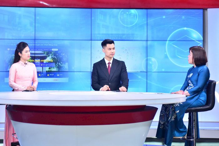 Bà Lê Thị Bích Thảo, Phó Trưởng phòng Văn hóa - Xã hội xã Sơn Đồng, thành phố Hà Nội trao đổi tại Chương trình. Ảnh: Phan Anh