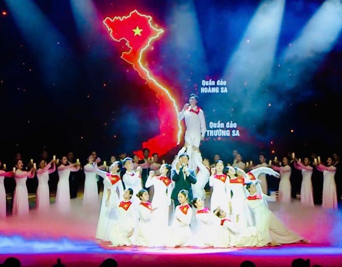 Một tiết mục biểu diễn trong chương trình. Ảnh: Minh Thu