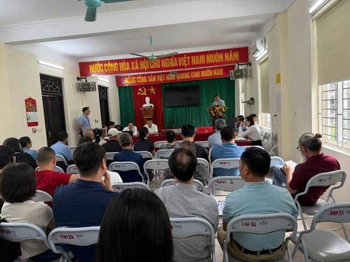 Người dân cần nâng cao tinh thần cảnh giác, không nghe theo các lời kêu gọi, xúi giục tham gia tụ tập đông người trái pháp luật; không chia sẻ, phát tán các thông tin chưa được kiểm chứng trên mạng xã hội; chủ động tìm hiểu thông tin từ cơ quan chức năng và các kênh thông tin chính thống - (ảnh CAHN).