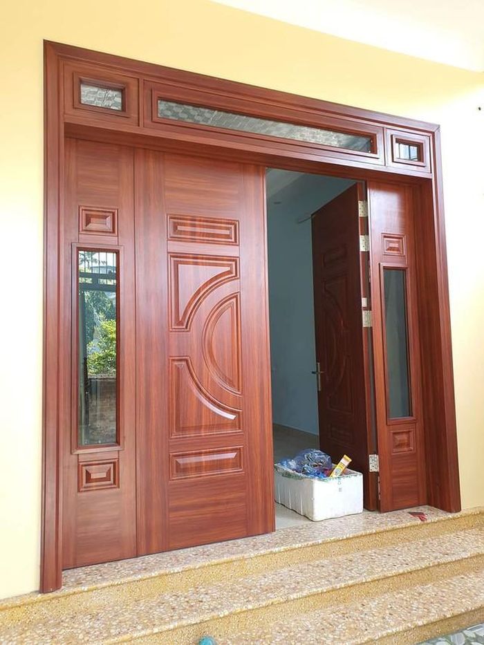 Bằng cách sắp xếp hợp lý, lựa chọn màu sắc phù hợp, và duy trì không gian xung quanh cửa chính gọn gàng, bạn có thể tạo ra một môi trường sống hài hòa và thịnh vượng.
