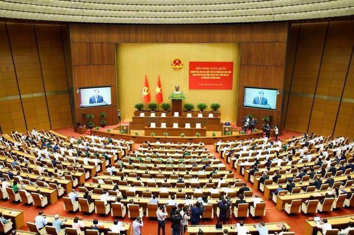 Phó Thủ tướng Thường trực Chính phủ Phạm Gia Túc trình bày những nội dung trọng tâm, cốt lõi của Nghị quyết số 10-NQ/TW.