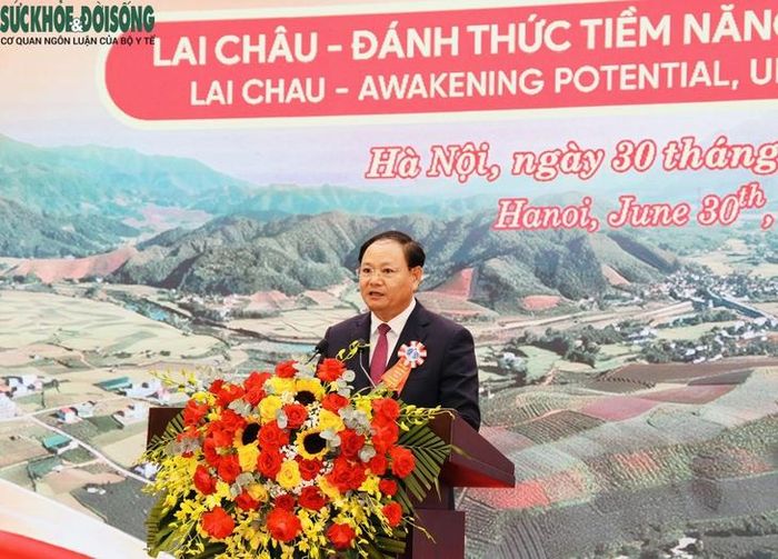Ủy viên Ban Chấp hành Trung ương Đảng, Bí thư Tỉnh ủy, Chủ tịch HĐND tỉnh Lai Châu Lê Minh Ngân phát biểu bế mạc Hội nghị.