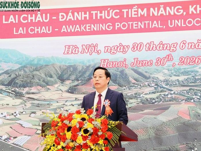 Phó Bí thư Tỉnh ủy, Chủ tịch UBND tỉnh Lai Châu Hà Quang Trung phát biểu khai mạc Hội nghị.