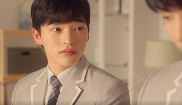 Ok Jin Wook với vai chính Seo Hae Bom trong "Cherry Blossoms After Winter".