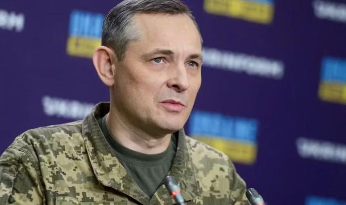 Theo Trưởng phòng Truyền thông Không quân Ukraine, ông Yurii Ihnat, tên lửa siêu vượt âm 3M22 Zircon khi bay theo quỹ đạo đạn đạo vẫn có thể bị đánh chặn.