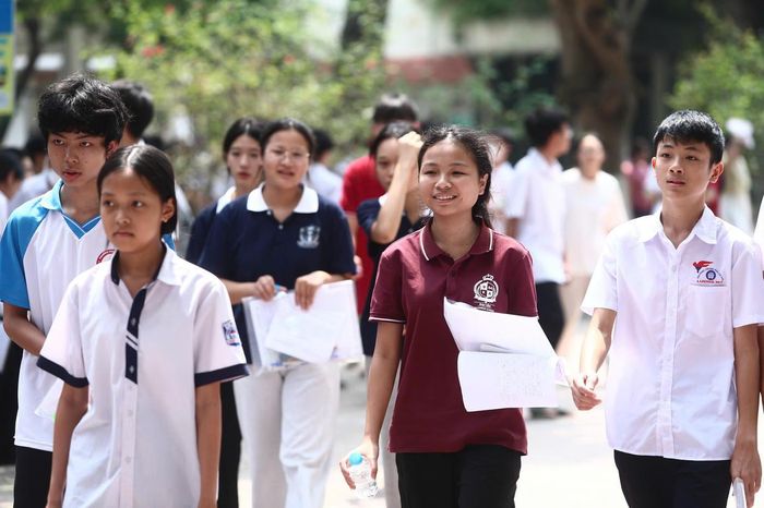 Thí sinh hoàn thành kỳ thi vào lớp 10 công lập tại Hà Nội năm học 2026-2027. Ảnh: Lê Khánh