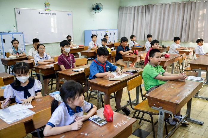 Năm nay, Sở GD&ĐT TP.HCM trực tiếp tổ chức toàn bộ kỳ khảo sát tuyển sinh lớp 6 của trường THCS và THPT Trần Đại Nghĩa, từ khâu ra đề, coi khảo sát, chấm bài đến giải quyết phúc khảo. Điều kiện dự tuyển là học sinh hoàn thành chương trình tiểu học tại TP.HCM, đồng thời đạt từ 9 điểm trở lên ở bài kiểm tra định kỳ cuối năm môn Toán và Tiếng Việt lớp 5.