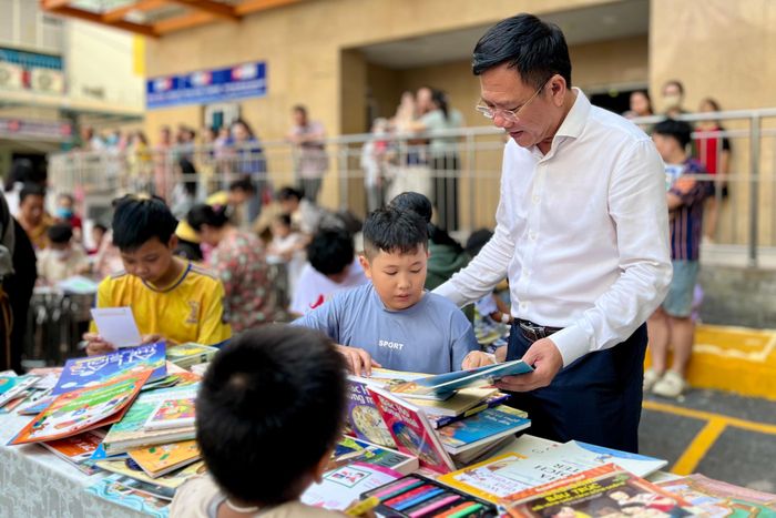 Ông Nguyễn Ngọc Hồi hy vọng những cuốn sách này có thể góp phần nâng cao tinh thần, hỗ trợ quá trình điều trị của các bệnh nhi.