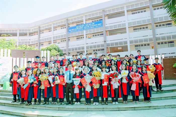 Yến Nhi học tại trường TH - THCS - THPT Lê Thánh Tông thuộc Hệ thống trường Nguyễn Khuyến - Lê Thánh Tông. Ảnh: NVCC.