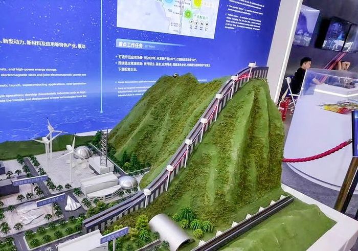 Mô hình bệ phóng điện từ tên lửa của Viện Nghiên cứu Phóng điện từ Tử Dương. Ảnh: Baidu.
