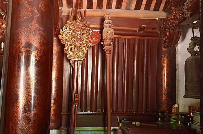 Bố cục đăng đối, chạm khắc tinh xảo và đặc biệt là tiêu chí hiện vật gốc độc bản đã nâng tầm giá trị lịch sử, văn hóa của 2 bộ Phủ Việt tại Cố đô Hoa Lư