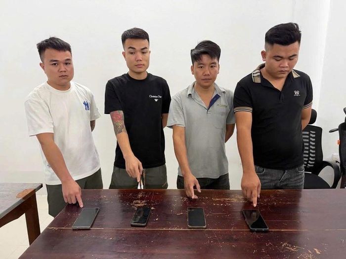 Các đối tượng tại cơ quan chức năng. Ảnh: Công an tỉnh Tuyên Quang