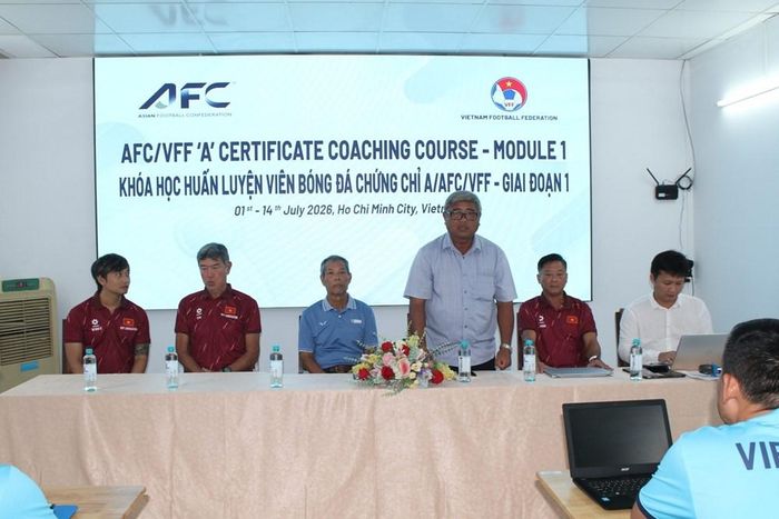 Ông Trần Đình Huấn phát biểu tại lễ khai mạc