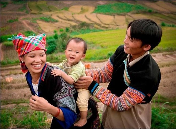 Gia đình hạnh phúc là điểm tựa để mỗi thành viên được yêu thương, sẻ chia và cùng trưởng thành. Ảnh minh họa