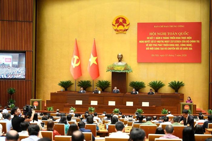 Tổng Bí thư, Chủ tịch nước Tô Lâm và các đồng chí lãnh đạo Đảng, Nhà nước chủ trì Hội nghị toàn quốc sơ kết 1 năm 6 tháng triển khai thực hiện Nghị quyết số 57