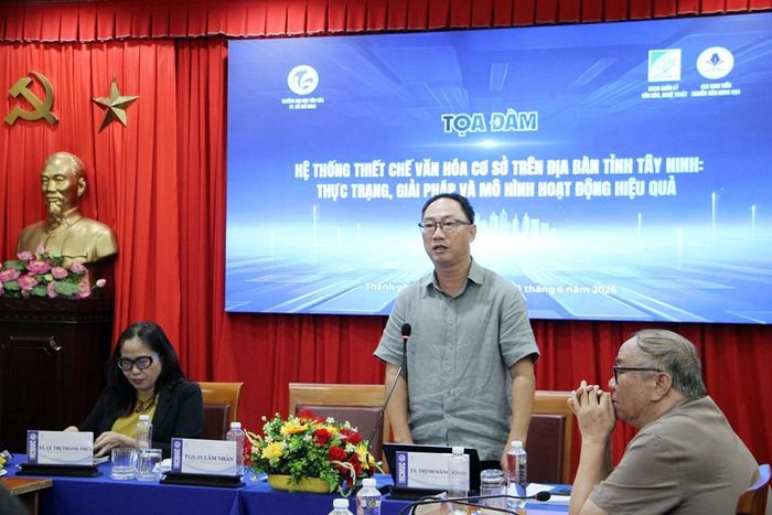 TS. Trịnh Đặng Khoa, Bí thư Đảng ủy Trường Đại học Văn hóa TP.HCM phát biểu
