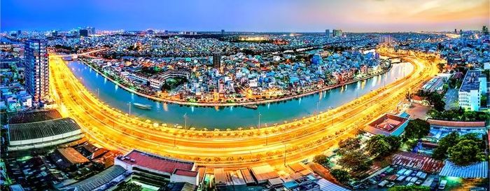 Giữ vai trò đầu tàu kinh tế của cả nước, Thành phố Hồ Chí Minh phải tạo ra những động lực tăng trưởng mới cho đất nước trong bối cảnh phát triển mới.