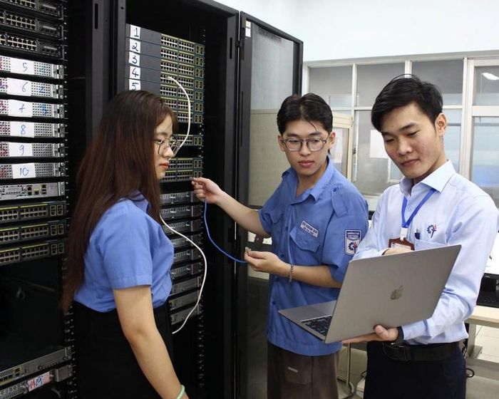 Chính sách phát triển nhân lực của TPHCM cần tập trung cả nhóm nhân lực công nghệ và nhóm nhân lực quản trị.