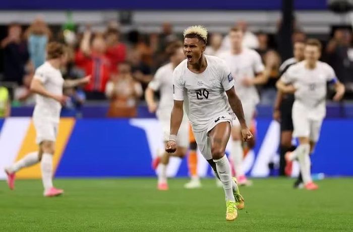Antonio Nusa ăn mừng bàn thắng mở tỷ số cho Na Uy. (Ảnh: FIFA)