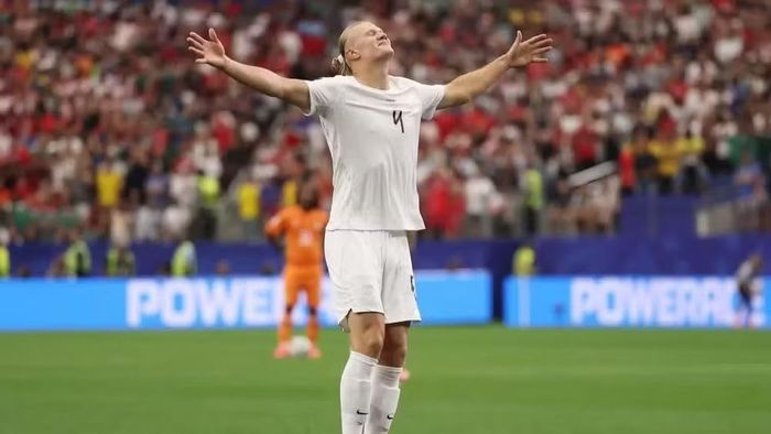 Erling Haaland ghi bàn thắng quyết định để Na Uy thắng 2-1 và vượt qua vòng loại trực tiếp. (Ảnh: FIFA)