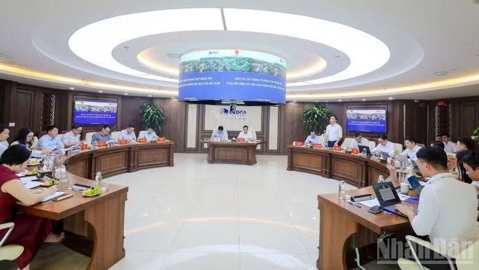 Quang cảnh buổi làm việc.