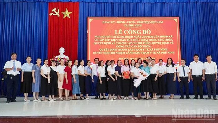 Xã Phú Ninh công bố quyết định thành lập trạm y tế và ra mắt nhân sự trạm y tế xã.