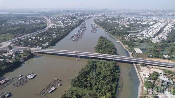 Cầu Thống Nhất đã được đưa vào khai thác sử dụng.