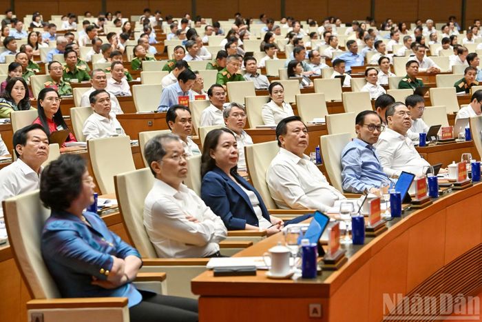 Các đồng chí lãnh đạo Đảng, Nhà nước và đại biểu tham dự hội nghị.