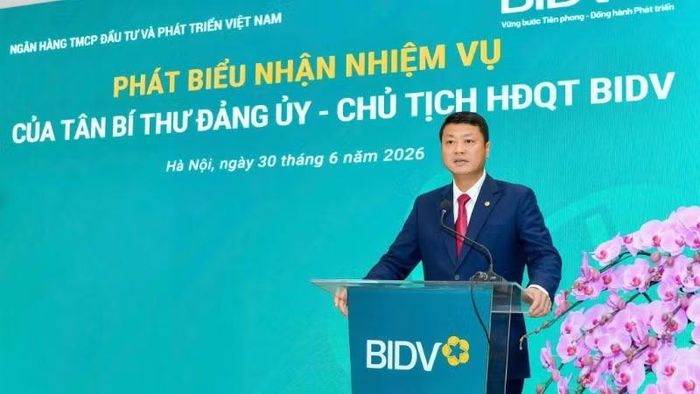 Đồng chí Lê Ngọc Lâm thay mặt các cán bộ lãnh đạo BIDV được bổ nhiệm phát biểu cảm ơn và nhận nhiệm vụ.