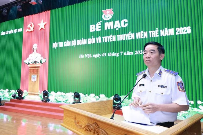 Trung tướng Bùi Quốc Oai, Chính ủy Cảnh sát biển Việt Nam phát biểu bế mạc hội thi.