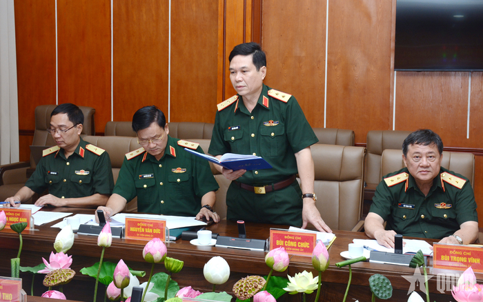  Các đại biểu phát biểu tại hội nghị.