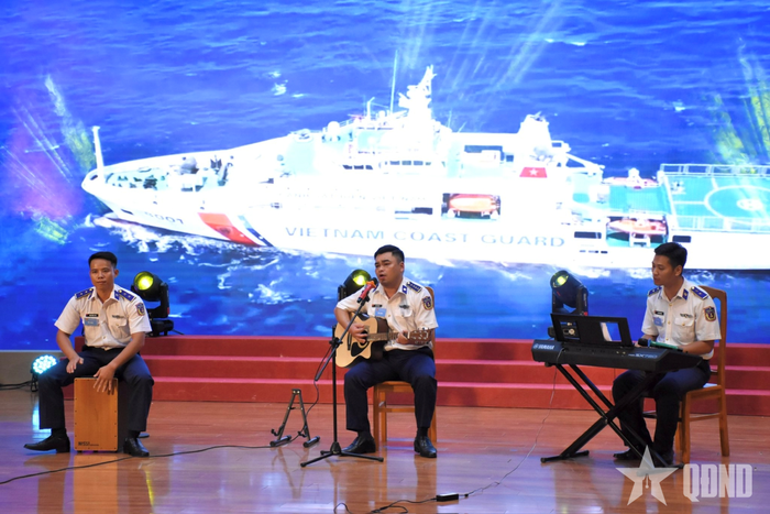 Tiết mục văn nghệ tại lễ bế mạc. 