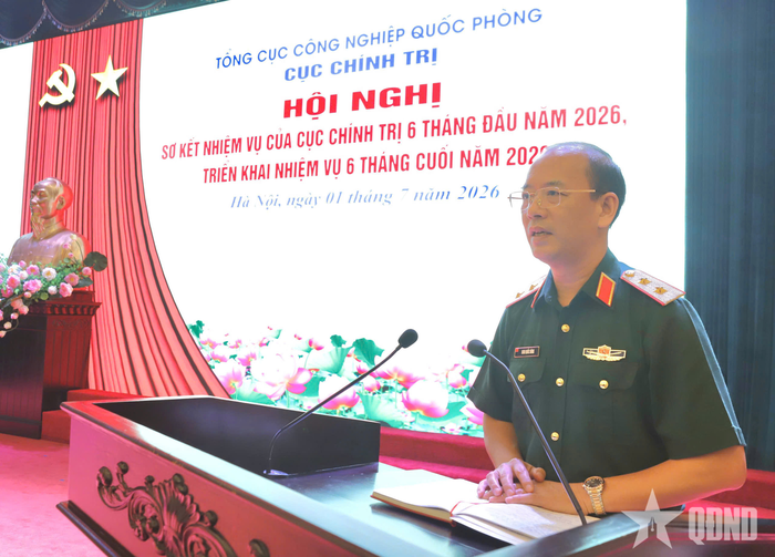 Trung tướng Đinh Quốc Hùng, Bí thư Đảng ủy, Chính ủy Tổng cục Công nghiệp Quốc phòng phát biểu chỉ đạo tại hội nghị.