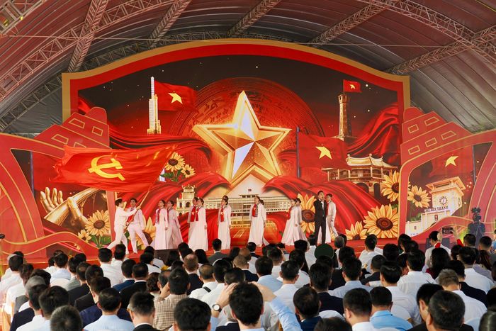 Lễ khởi công các công trình, dự án trọng điểm tại Khu vực Bến Nhà Rồng. Ảnh: HOÀNG HÙNG