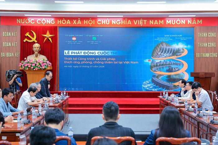 Quang cảnh lễ phát động cuộc thi "Thiết kế công trình và giải pháp thích ứng, phòng, chống thiên tai tại Việt Nam". Ảnh: DIỆP HƯƠNG