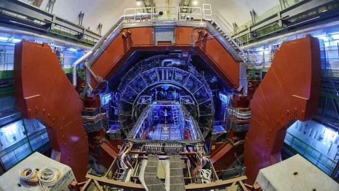 Máy gia tốc hạt lớn LHC của CERN đã giúp nhân loại đạt được những thành tựu đột phá về hạ nguyên tử.