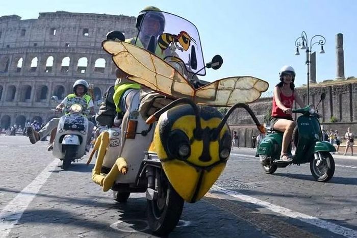 Cuộc hội ngộ lịch sử của 25.000 chiếc Vespa không chỉ đánh dấu cột mốc 80 năm của thương hiệu mà còn một lần nữa khẳng định sự gắn kết và sức hấp dẫn vượt thời gian của Vespa đối với cộng đồng yêu xe trên thế giới.