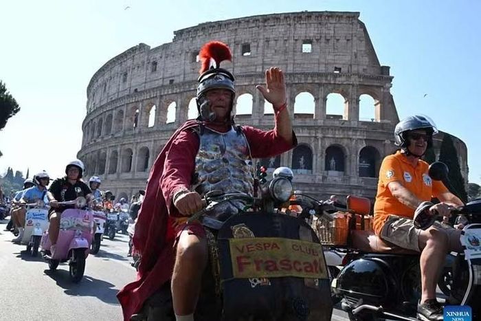 Cộng động Vespisti sôi nổi tham gia những giải đấu mang đậm tinh thần Vespa. Nổi bật là European Vespa Rally Championship, nơi các tay lái tranh tài ở những chặng thi yêu cầu duy trì tốc độ trung bình theo quy định và điều hướng bằng RoadBook.