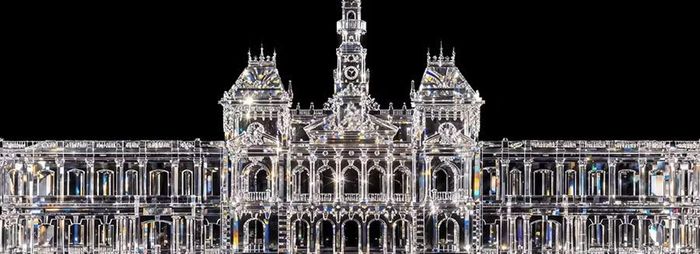 3D Mapping khai thác chính bề mặt kiến trúc để tạo nên chiều sâu không gian.