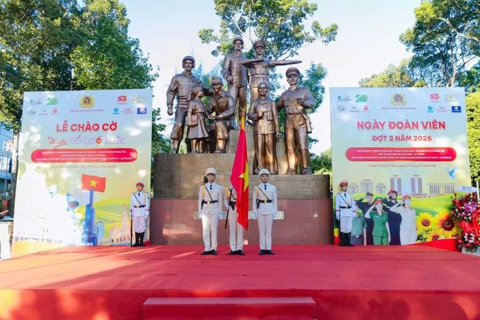 Công an TPHCM tổ chức Lễ chào cờ “Tôi yêu Tổ quốc tôi” và Ngày đoàn viên đợt 2 năm 2026.