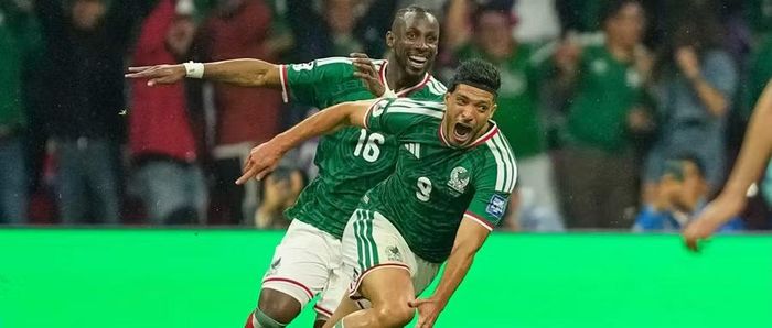 Mexico thi đấu bùng nổ, hạ Ecuador 2-0 để vào vòng 16 đội World Cup 2026. Ảnh: The Sun.