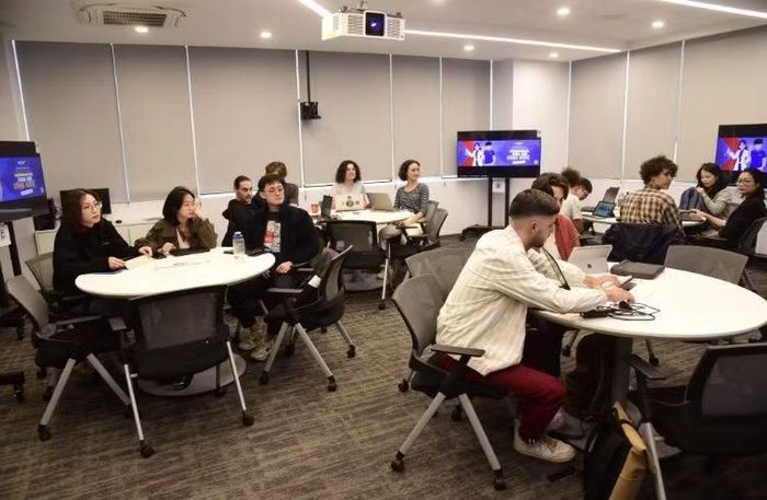 Sinh viên quốc tế học tập tại Đại học Khoa học và Công nghệ Hà Nội. Ảnh: USTH.