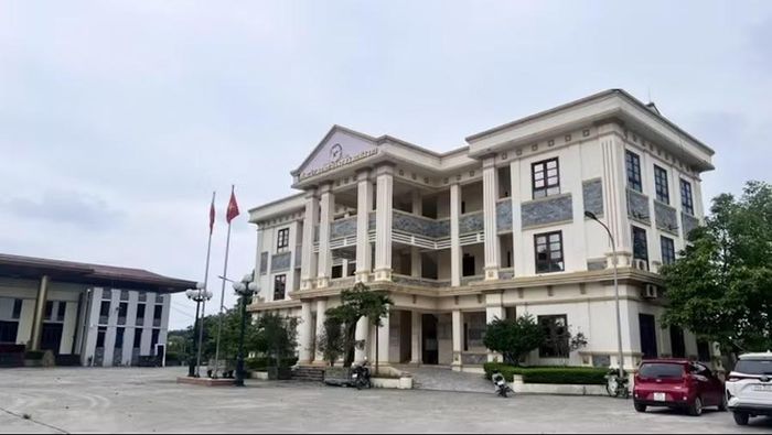 Trường THPT Nghĩa Trụ được xây dựng tại xã Nghĩa Trụ, tỉnh Hưng Yên.